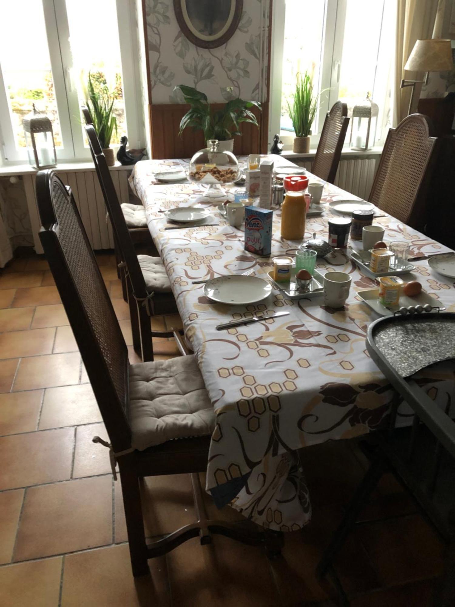 Le Voyageur Bed & Breakfast Saint-Bonnet-Troncais ภายนอก รูปภาพ