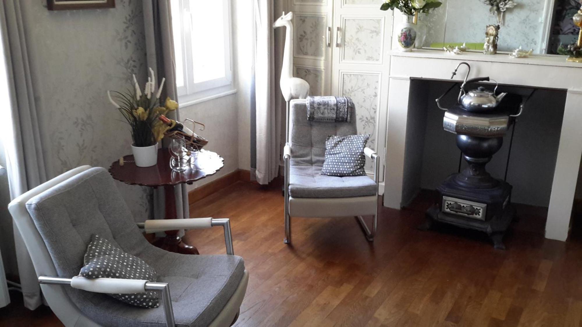 Le Voyageur Bed & Breakfast Saint-Bonnet-Troncais ภายนอก รูปภาพ